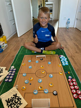 Lade das Bild in den Galerie-Viewer, KickTackTick Fußballfeld + KickTackTick Mannschaften