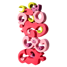 Lade das Bild in den Galerie-Viewer, Schmetterling pink - Montessori Holzspielzeug für Mädchen