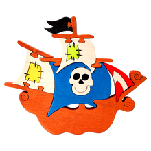 Lade das Bild in den Galerie-Viewer, Pirat Montessori Holzspielzeug