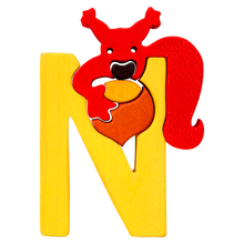 Lade das Bild in den Galerie-Viewer, N - Nuss