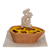 Lade das Bild in den Galerie-Viewer, Spielzeug Arche Noah Tiere Gelb Fauna Holzspielzeug